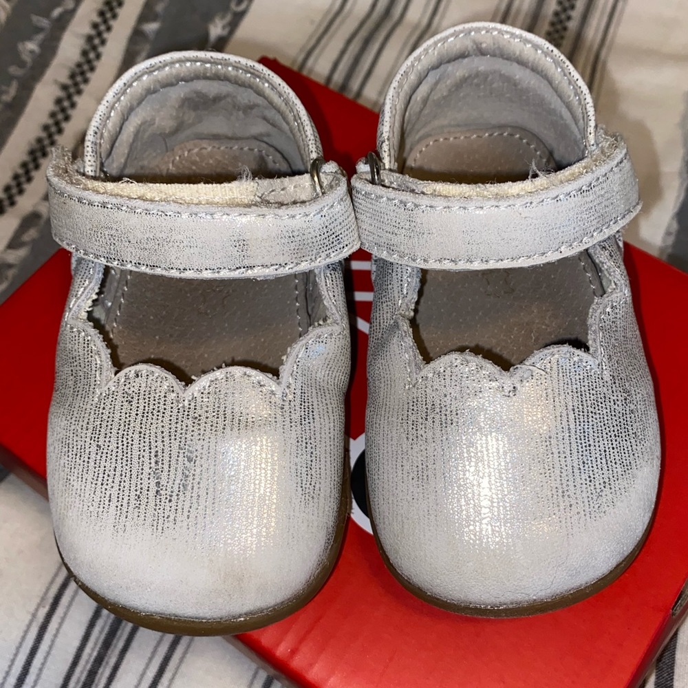 See Kai Run silver toddler girl shoes size 4.5